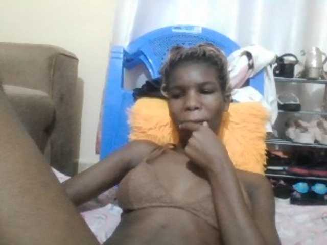 Beautyviny2 live cam on BongaCams