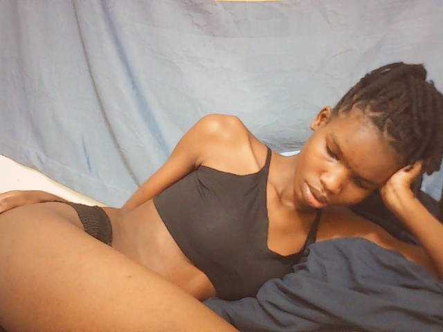 Beautyviny2 live cam on BongaCams