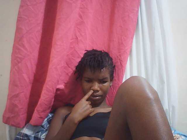 Beautyviny2 live cam on BongaCams