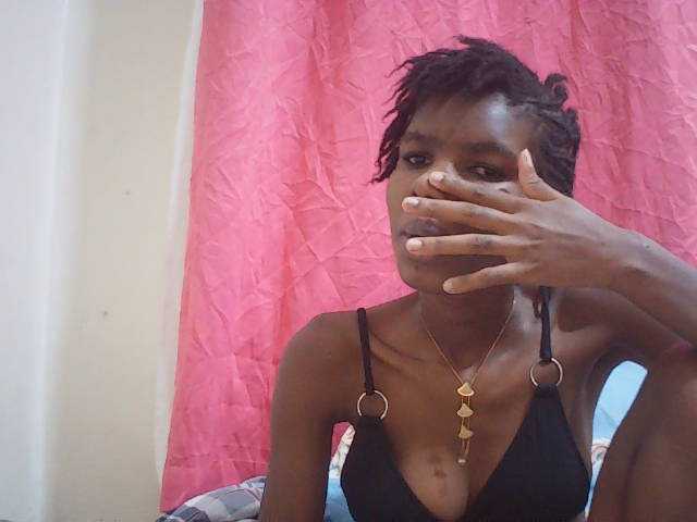 Beautyviny2 live cam on BongaCams