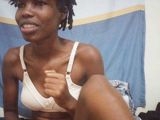 Beautyviny2 live cam on BongaCams