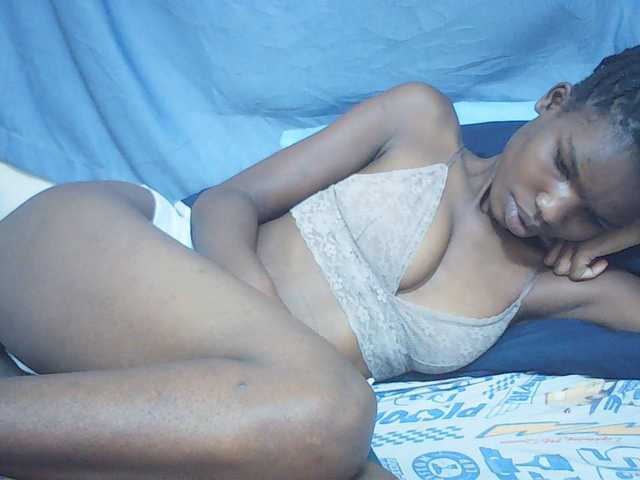 Beautyviny2 live cam on BongaCams