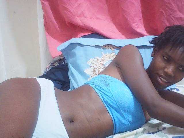 Beautyviny2 live cam on BongaCams
