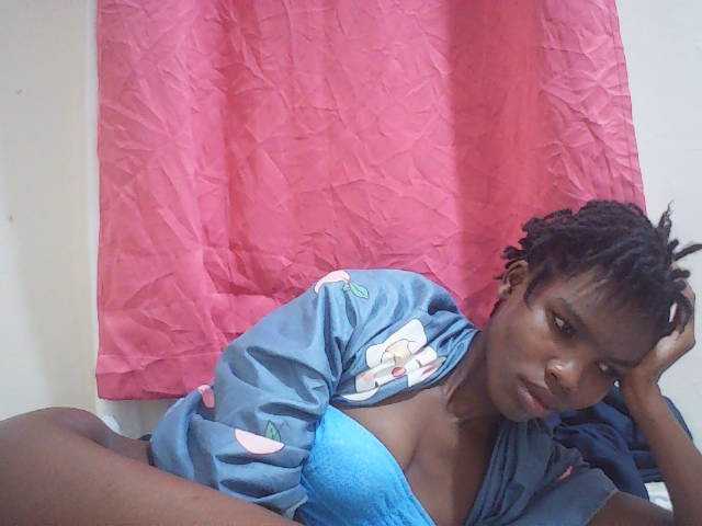Beautyviny2 live cam on BongaCams