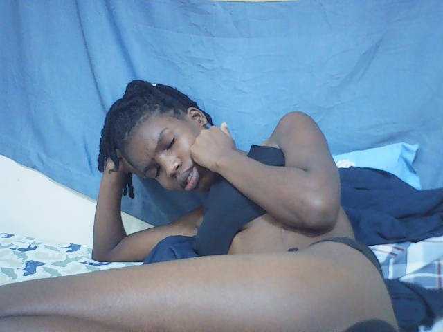 Beautyviny2 live cam on BongaCams