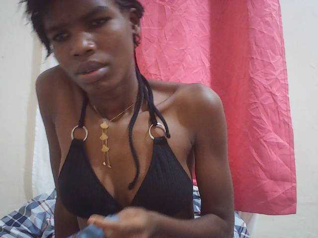 Beautyviny2 live cam on BongaCams