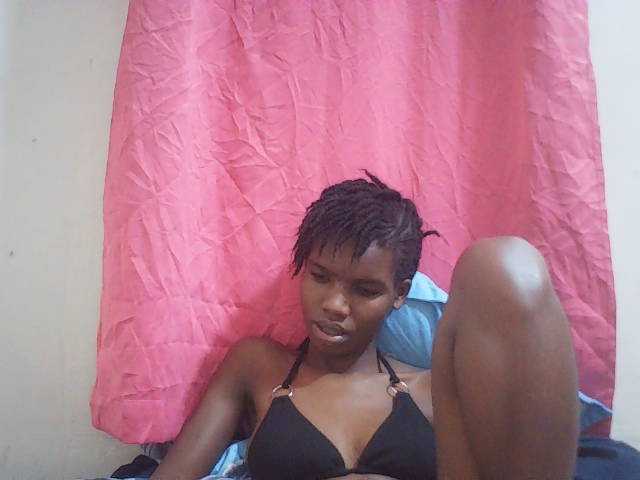 Beautyviny2 live cam on BongaCams