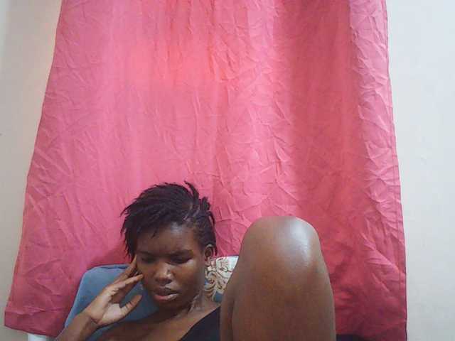Beautyviny2 live cam on BongaCams