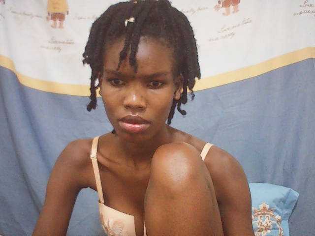 Beautyviny2 live cam on BongaCams
