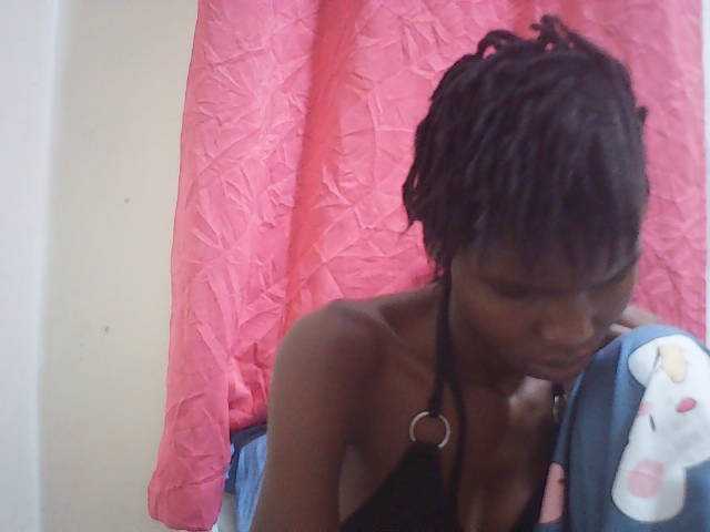 Beautyviny2 live cam on BongaCams