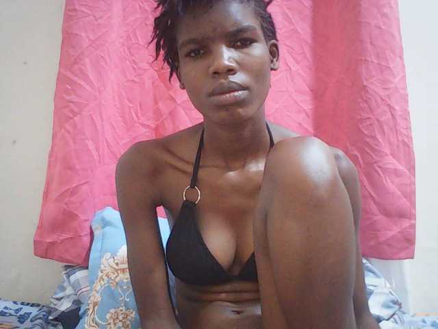 Beautyviny2 live cam on BongaCams