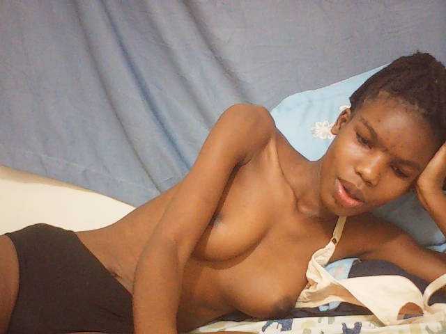 Beautyviny2 live cam on BongaCams