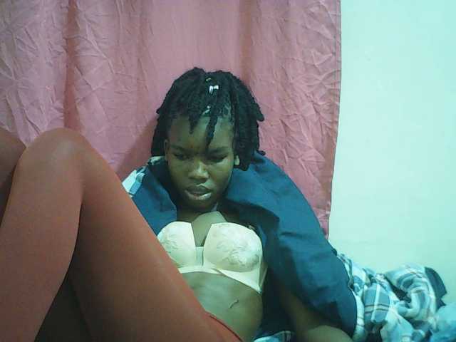 Beautyviny2 live cam on BongaCams