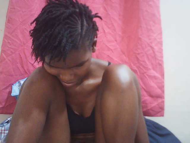 Beautyviny2 live cam on BongaCams