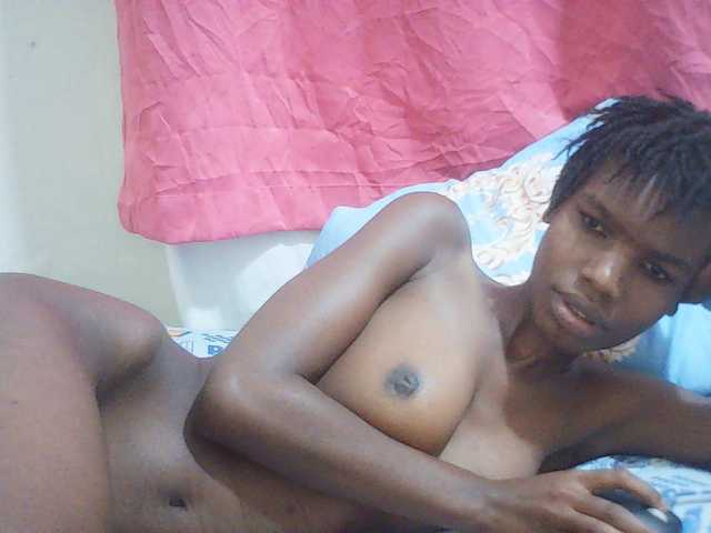 Beautyviny2 live cam on BongaCams