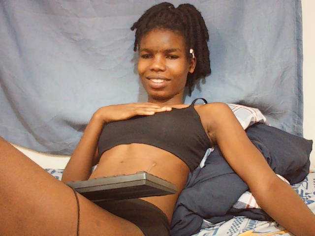 Beautyviny2 live cam on BongaCams