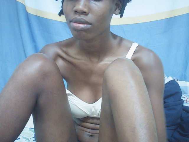 Beautyviny2 live cam on BongaCams