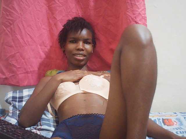 Beautyviny2 live cam on BongaCams