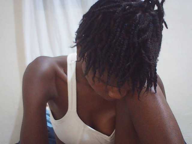Beautyviny2 live cam on BongaCams