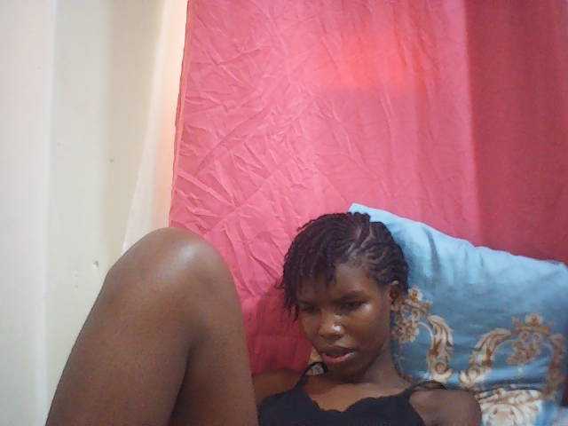 Beautyviny2 live cam on BongaCams