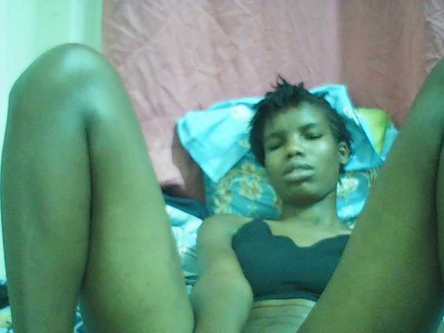 Beautyviny2 live cam on BongaCams