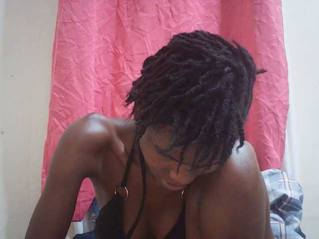 Beautyviny2 live cam on BongaCams