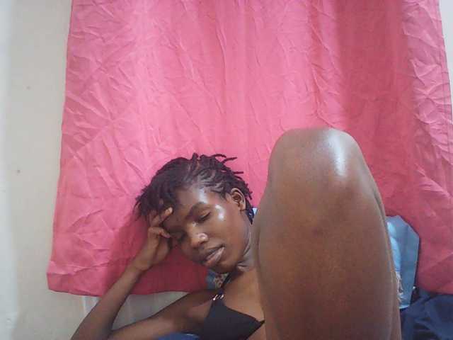 Beautyviny2 live cam on BongaCams