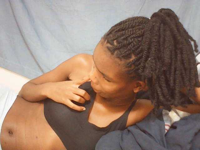 Beautyviny2 live cam on BongaCams