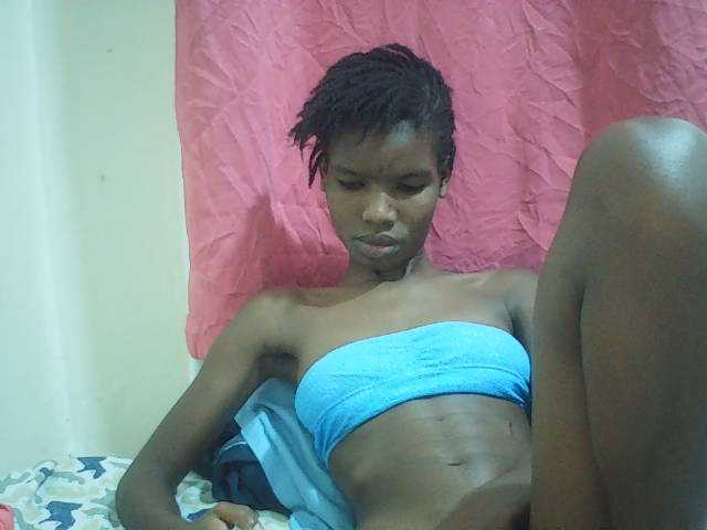 Beautyviny2 live cam on BongaCams
