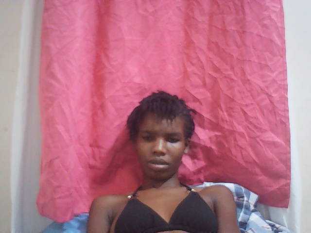 Beautyviny2 live cam on BongaCams