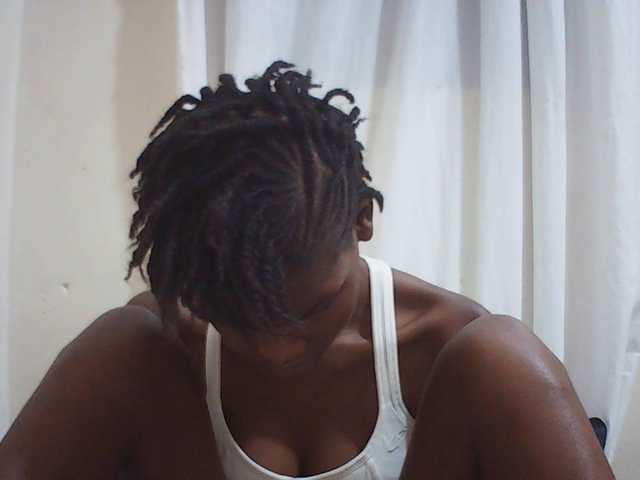 Beautyviny2 live cam on BongaCams