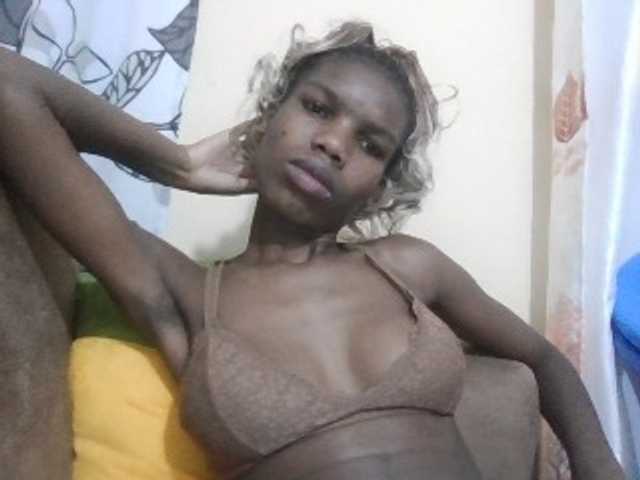 Beautyviny2 live cam on BongaCams
