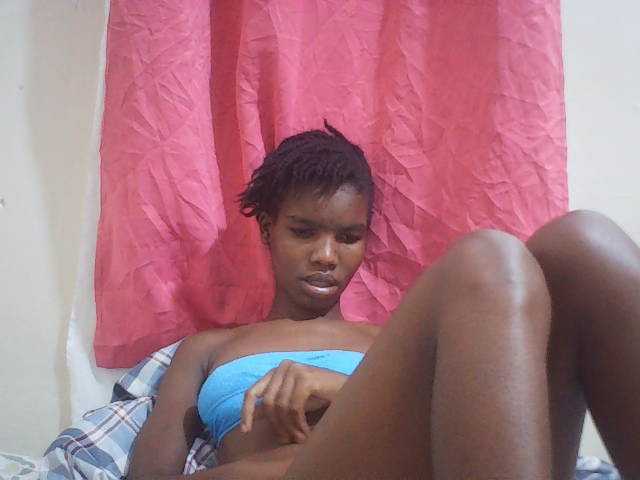 Beautyviny2 live cam on BongaCams