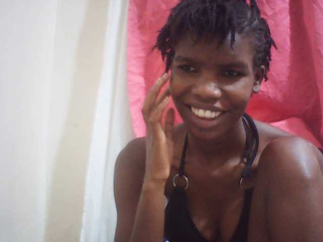 Beautyviny2 live cam on BongaCams