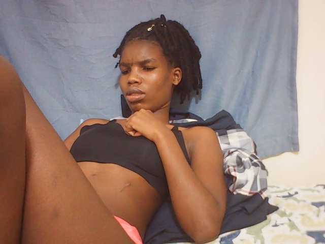 Beautyviny2 live cam on BongaCams