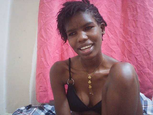 Beautyviny2 live cam on BongaCams