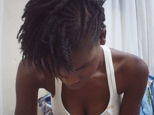 Beautyviny2 live cam on BongaCams