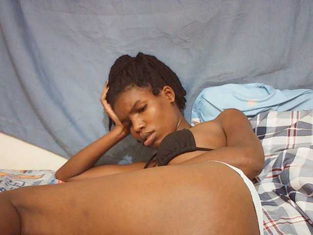 Beautyviny2 live cam on BongaCams