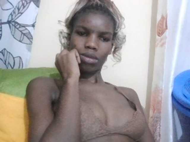 Beautyviny2, en directo ahora en BongaCams