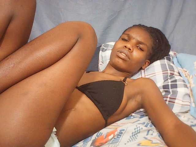 Beautyviny2 live cam on BongaCams