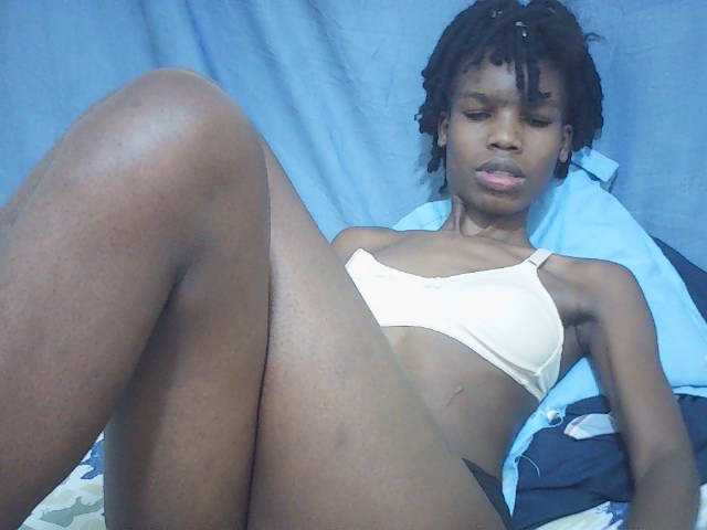 Beautyviny2 live cam on BongaCams