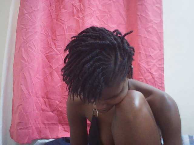 Beautyviny2 live cam on BongaCams