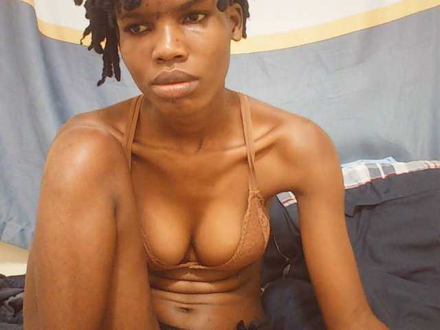 Beautyviny2 live cam on BongaCams