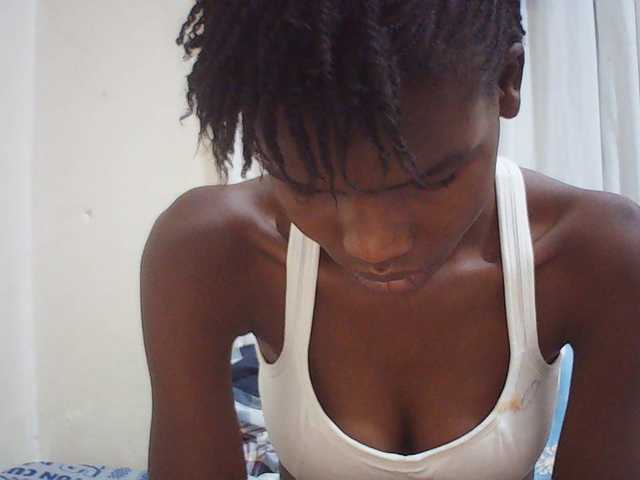 Beautyviny2 live cam on BongaCams