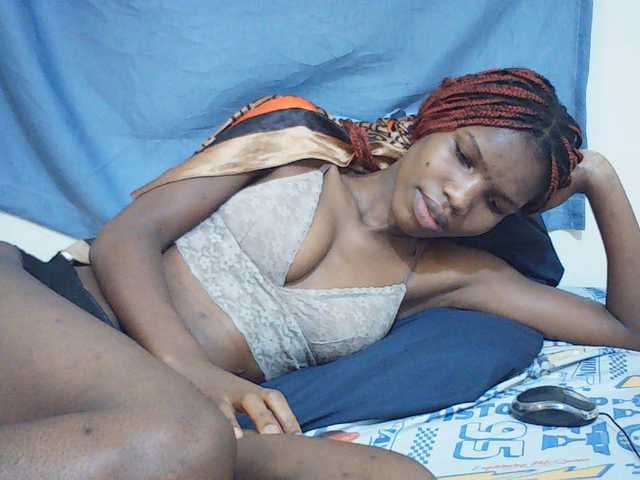 Beautyviny2 live cam on BongaCams