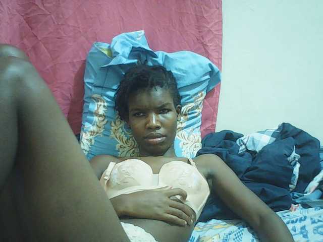 Beautyviny2 live cam on BongaCams