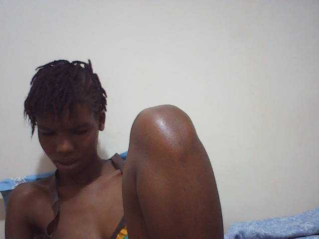 Beautyviny2 live cam on BongaCams