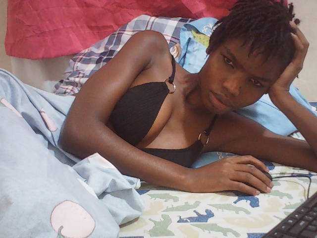 Beautyviny2 live cam on BongaCams