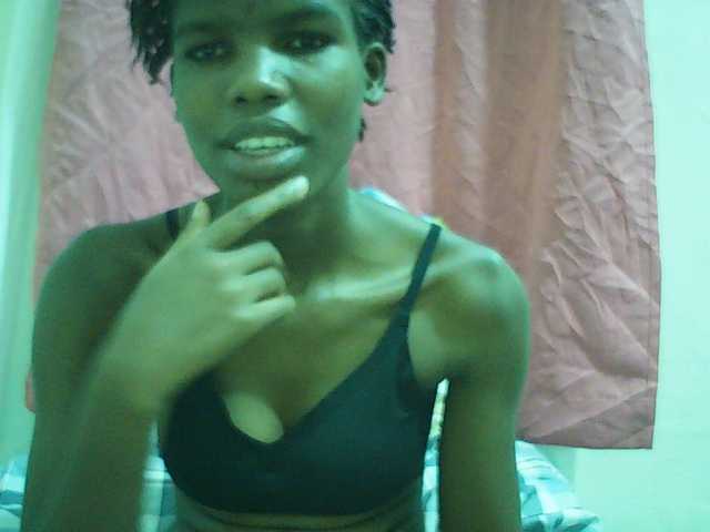Beautyviny2 live cam on BongaCams
