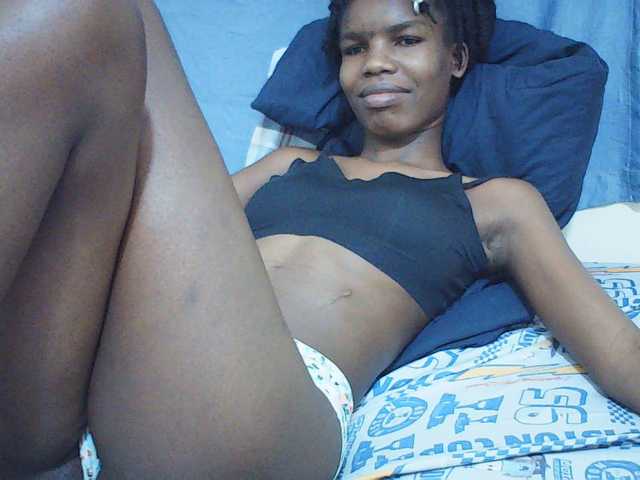 Beautyviny2 live cam on BongaCams